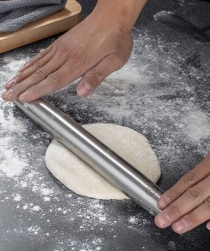 dough does not stick to rolling pin