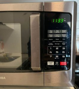 The 7 Best Small Microwaves for Saving Space [2023 Reviews]